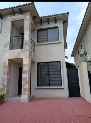 Departamento residencial,comodo frente a Pto Azul